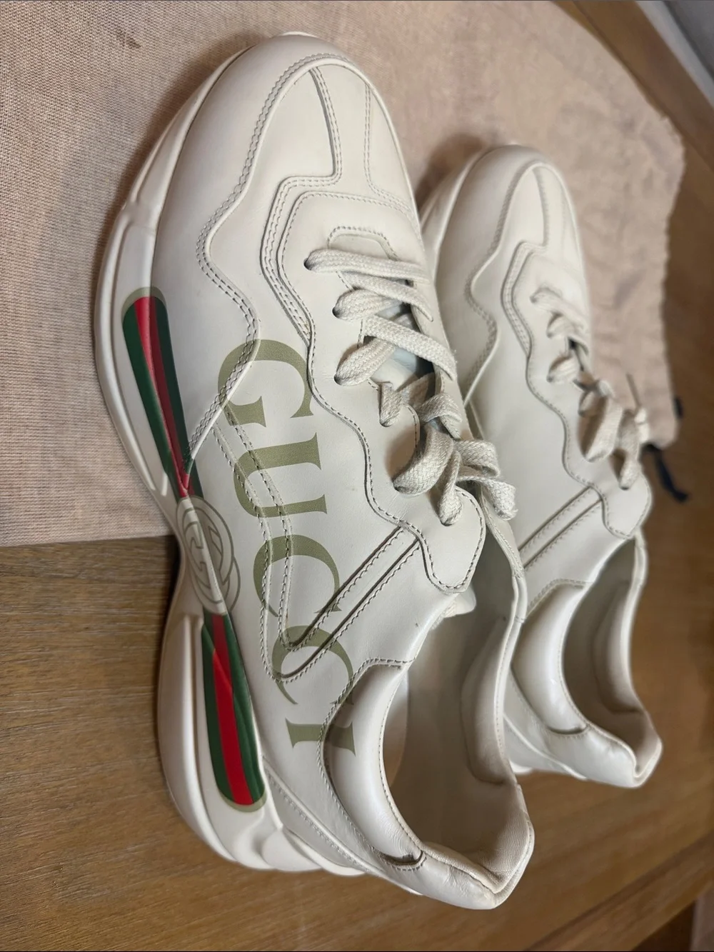 Gucci Off-White Leather Rhyton Sneakers with Red & Green Stripe